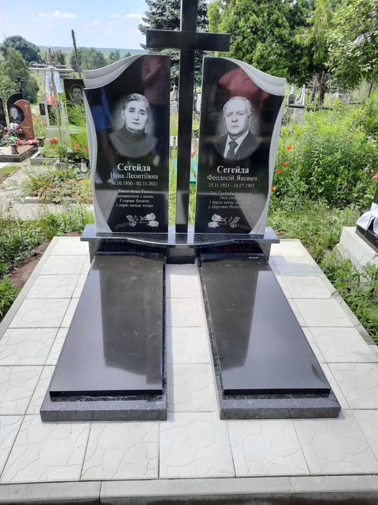 Подвійний пам'ятник авторський Луцьк
