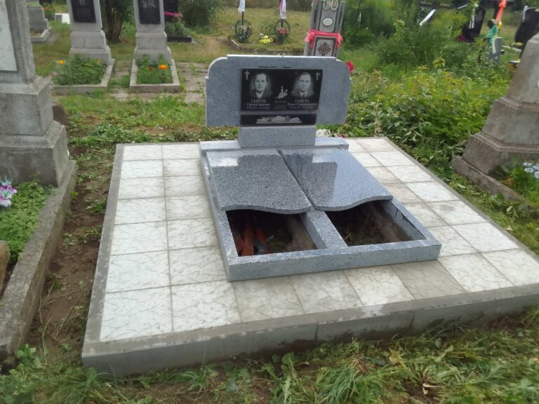 Подвійний пам'ятник авторська композиція Луцьк