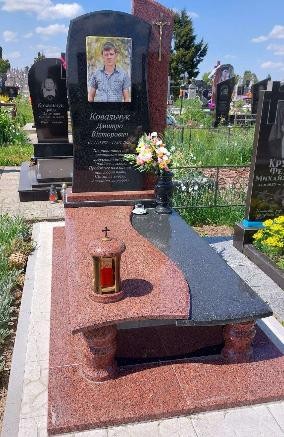 Авторський пам'ятник водієві — Луцьк
