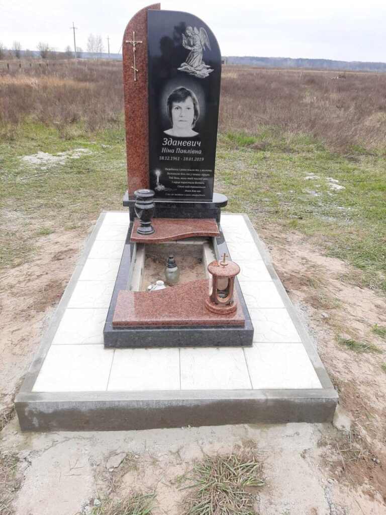 Пам'ятники Ковель Луцьк — одинарний з квітником
