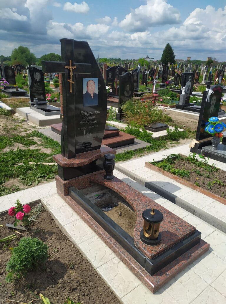 Меморіальна дошка воїну — Горохів Луцьк