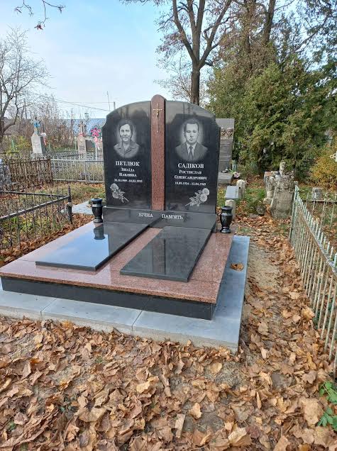 Подвійний пам'ятник коричневий граніт Луцьк