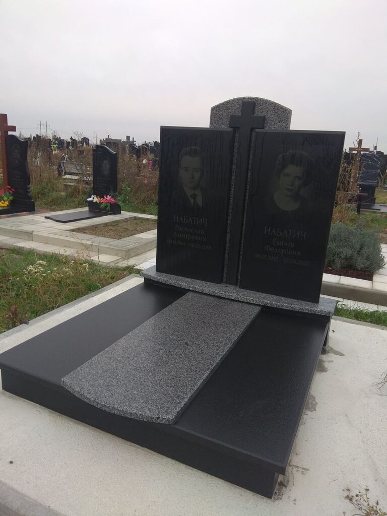 Подвійний пам'ятник фігурна стела Луцьк