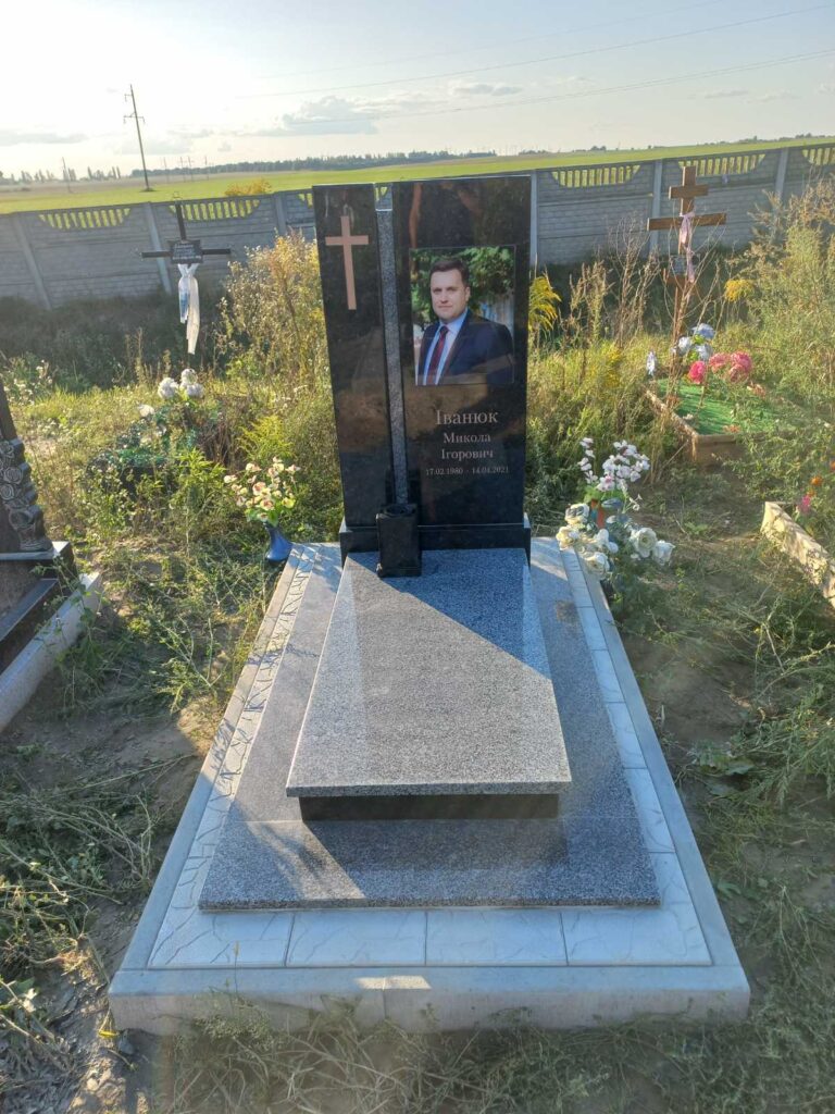 Пам'ятник захиснику — Горохів Луцьк Волинь