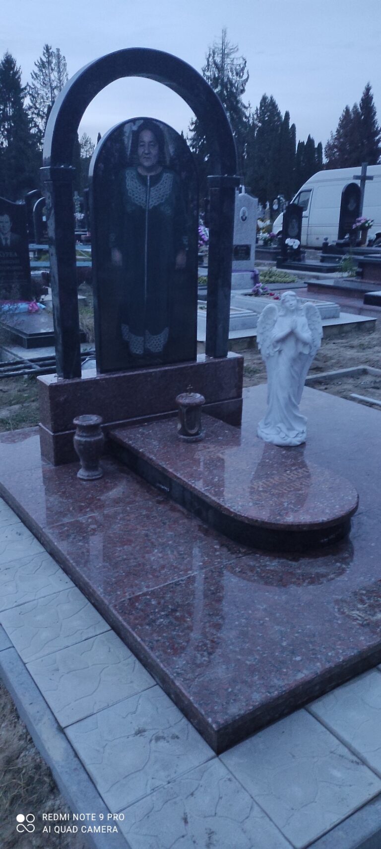 Пам'ятники військовим Луцьк — одинарний з тризубом