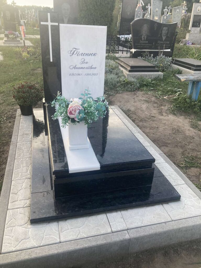 Пам'ятник захиснику України — Ківерці Луцьк